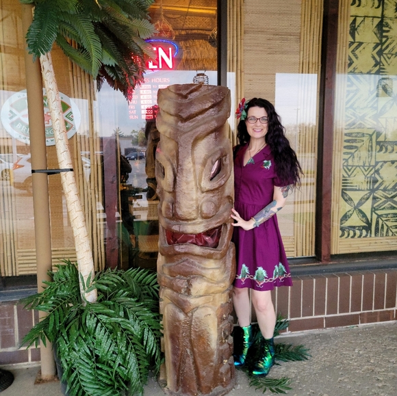 Meet your Posher, Living Dead Girl Nicole - Picture 10 of 15